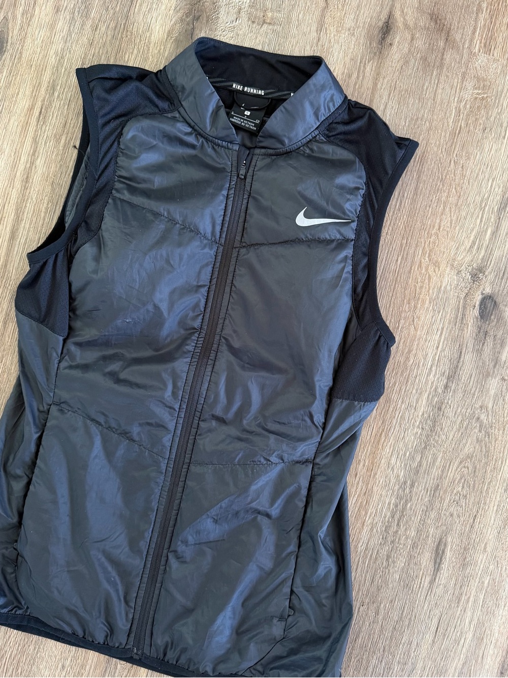 Nike Running AeroLayer Padded Full Zip Vest Women’s Small Black
